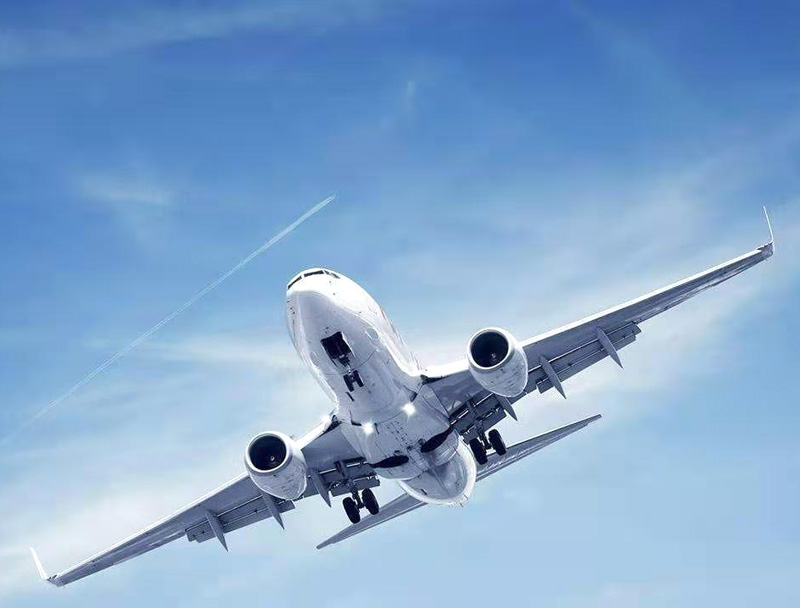空运包机、包机运输、集中托运和航空快递业务